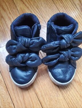 Zara Toddler Girl Navy Blue Leather Bow High Top Sneakers size EURO 24/ US 8